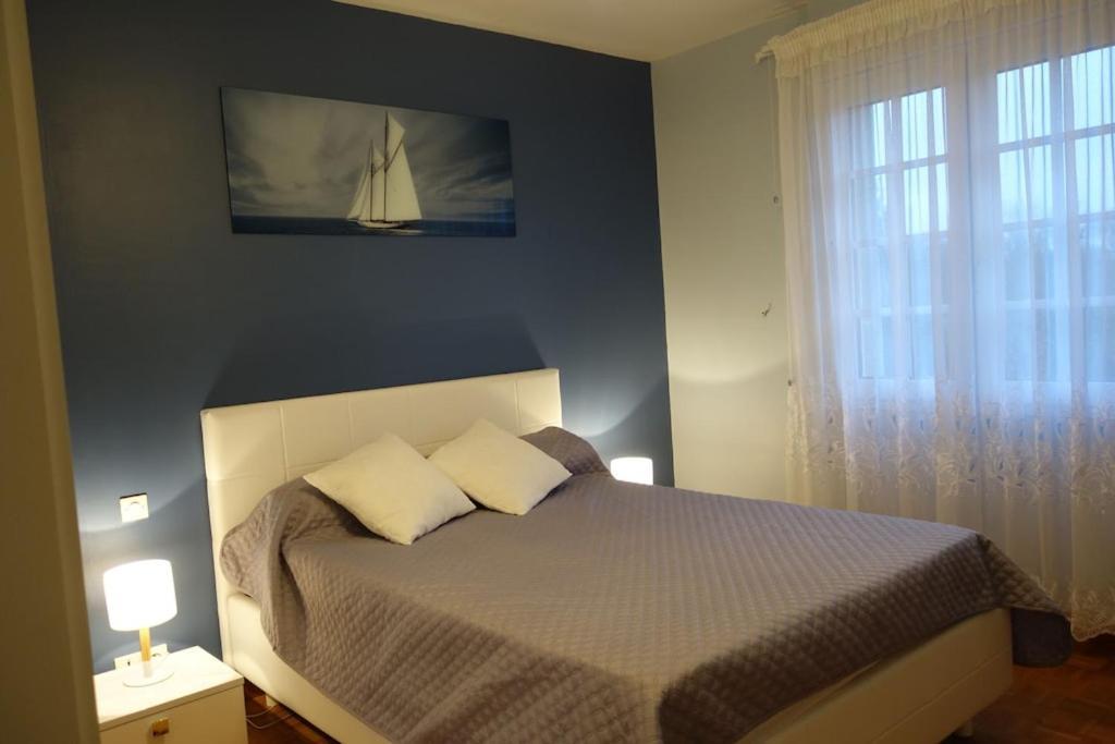 Spacieuse Maison Typique Pour 10 Personnes Vue Mer Plage A 10 Minutes A Pied- Ideale Pour Des Vacances Ou Un Weekend En Famille Ou Entre Amis Étables Extérieur photo