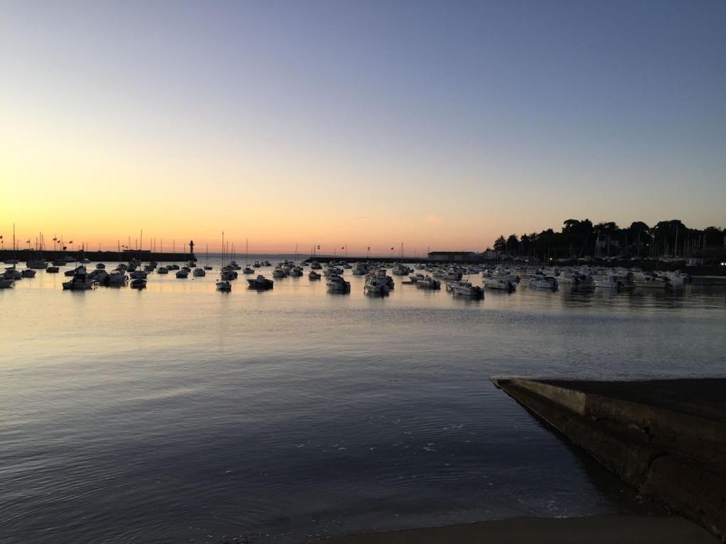 Spacieuse Maison Typique Pour 10 Personnes Vue Mer Plage A 10 Minutes A Pied- Ideale Pour Des Vacances Ou Un Weekend En Famille Ou Entre Amis Étables Extérieur photo